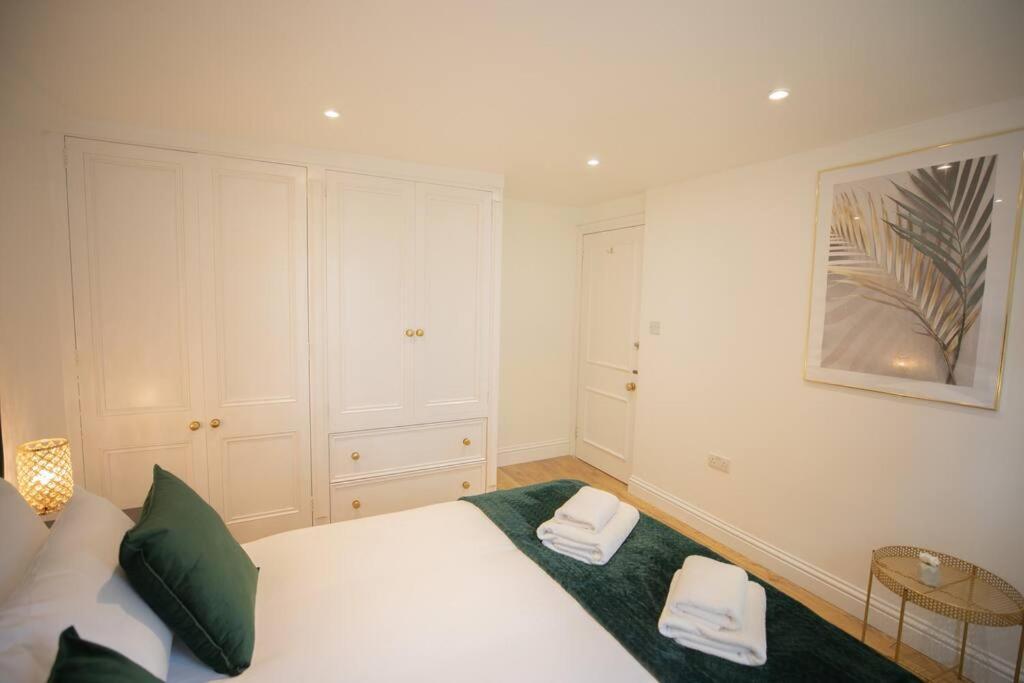 Perfect Location 4Bed 2 Bath Spacious Apartment ลอนดอน ภายนอก รูปภาพ