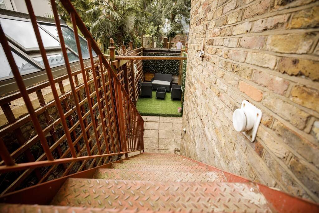 Perfect Location 4Bed 2 Bath Spacious Apartment ลอนดอน ภายนอก รูปภาพ